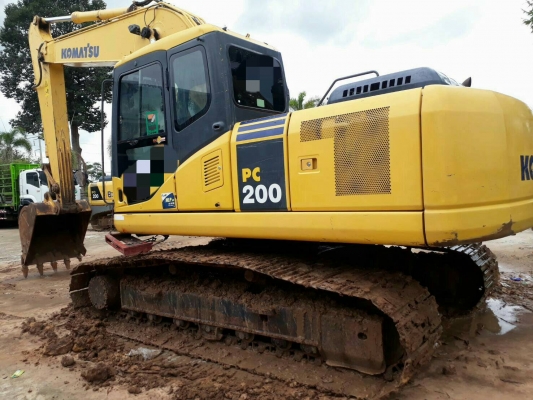ขายด่วน KOMATSU PC200-7 สภาพสวยพร้อมใช้งาน เครื่องปั้มดีเยี่ยม เฟรมสวย บูมอามสวย ไฟฟ้าสมบูรณ์  แอร์เย็น ระบบไฮดรอลิคดีเยี่ยม เอกสารเล่มทะเบียน สนใจสอบถาม 093-0764943  0883223272 K ตั้ม