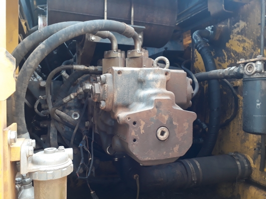 ขายด่วน KOMATSU PC200-7 สภาพสวยพร้อมใช้งาน เครื่องปั้มดีเยี่ยม เฟรมสวย บูมอามสวย ไฟฟ้าสมบูรณ์  แอร์เย็น ระบบไฮดรอลิคดีเยี่ยม เอกสารเล่มทะเบียน สนใจสอบถาม 093-0764943  0883223272 K ตั้ม