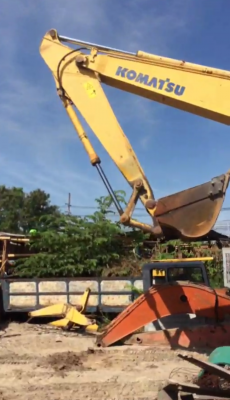 ขาย 1,295,000 KOMATSU pc 200-7 ไฟฟ้าครบ เครื่องดี ปั้มแรง เอวแน่น ช่วงล่างเต็ม เอกสารอินวอยทร์ รถอยู่ ปทุมธานี 090-772-3710 090-772-3708