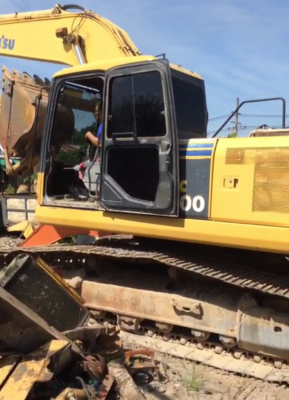 ขาย 1,295,000 KOMATSU pc 200-7 ไฟฟ้าครบ เครื่องดี ปั้มแรง เอวแน่น ช่วงล่างเต็ม เอกสารอินวอยทร์ รถอยู่ ปทุมธานี 090-772-3710 090-772-3708