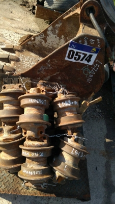 โรลเลอร์รถแบคโฮ KOMATSU 120 รุ่น 2 ของเก่านอก ของแท้จากญี่ปุ่น พึ่งนำเข้ามายังไม่เคยใช้งานในไทย สภาพดี ลูกละ 1700 บาท