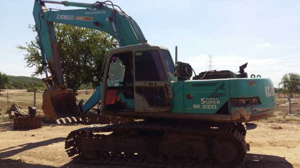 ขาย 465,000 KOBELCO sk 220-3 เครื่องดี ปั้มแรง ไฟฟ้าตัด เอวดี ช่วงล่างดี รถพร้อมใช้ รถอยู่ มหาชัย 090-772-3710 090-772-3708