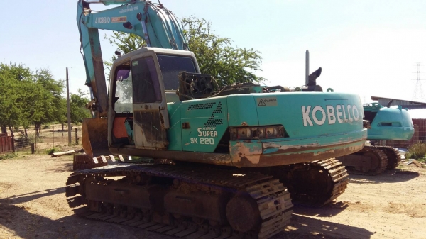 ขาย 465,000 KOBELCO sk 220-3 เครื่องดี ปั้มแรง ไฟฟ้าตัด เอวดี ช่วงล่างดี รถพร้อมใช้ รถอยู่ มหาชัย 090-772-3710 090-772-3708
