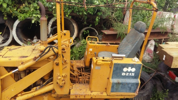 KOMATSU D21S-5