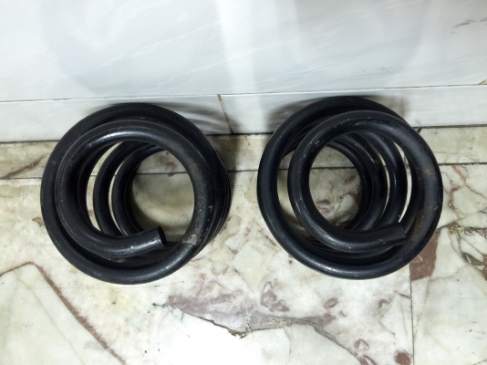 ขายสปริงหลัง TOYOTA GRANVIA ปี 2000 เครื่อง 1KZ แท้ญี่ปุ่น