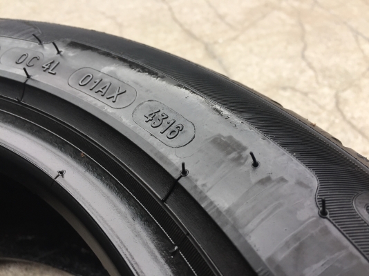 ยาง MICHELIN 185-55-15 ปี 16 ครบชุด 4 เส้น 3500 สภาพสวยๆไม่บวมไม่กินข้าง ดอกยางเหลือเยอะเอาไปวิ่งกันใด้อีกยาวค่ะ ยาง MICHELIN 185-55-15 ปี 16 ครบชุด 4 เส้น 3500 สภาพสวยๆไม่บวมไม่กินข้าง ดอกยางเหลือเยอะเอาไปวิ่งกันใด้อีกยาวค่ะ