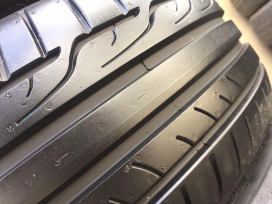 ขายยาง DUNLOP SPORT MAXX RT (RUNFLAT) MADE IN GERMANY 205-40-18 ปี16 น้องๆยางใหม่ ตุ่มหน้ายางยังอยู่ ไร้ตำหนิ ชุดละ 9,900 บาท