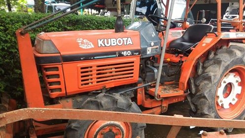 ขายรถไถ KUBOTA L2605 พร้อมดันหน้าและผานพรวน เครื่องดีเกียร์ดีไฮดรอลิกดี ราคา 155,000   สนใจโทรคุยกันก่อนได้ครับ ราคาต่อรองกันได้ครับ  มีรถขนส่งบริการทั่วไทย ร้านสามย่านแทรคเตอร์ ถ.สุขุมวิท ต.ทางเกวียน  อ.แกลง จ.ระยอง โทร 0818618678 ,0897489639,0899347475