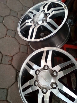 แม็กISUZU พร้อมยาง 245/70R16  BRIDGESTONE DUELER ปี13  ชุด 4  ล้อโทร.081-427-3941