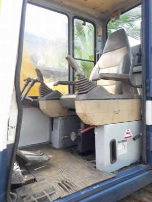 ขายKOMATSU PC120-5  เก่าญี่ปุ่นแท้  ตัวเดินใหญ่  คอนโทรลสั้น  สภาพสวย พร้อมใช้  6,XXX  ชั่วโมง  โทร  089-3818694  ดวงนภา