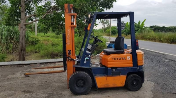 ขายด่วนรถยก TOYOTAชั่วโม่งทำงานน้อย 5FG15ยก1.5ตันเสาสูง3เมตรรถนอกนำเข้ายังไม่เคยใช้งานในเมืองไทยเลย ขายด่วนรถยก TOYOTAชั่วโม่งทำงานน้อย 5FG15ยก1.5ตันเสาสูง3เมตรรถนอกนำเข้ายังไม่เคยใช้งานในเมืองไทยเลย
