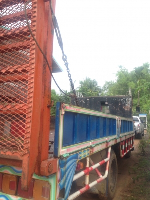 รถหกล้อหัวยาว ท้ายลาดสำหรับขนรถเกี่ยว รถหกล้อหัวยาว ท้ายลาดสำหรับขนรถเกี่ยว