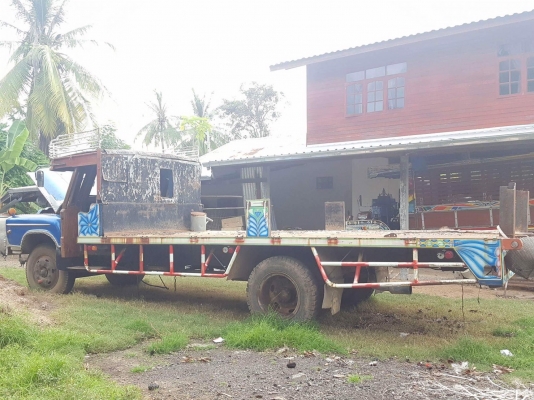 รถหกล้อหัวยาว ท้ายลาดสำหรับขนรถเกี่ยว รถหกล้อหัวยาว ท้ายลาดสำหรับขนรถเกี่ยว