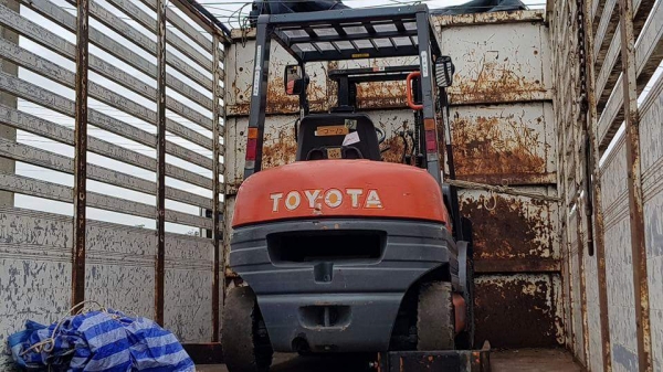 ขายด่วนรถยก TOYOTAชั่วโม่งทำงานน้อย 6FG20ยก2ตันเสาสูง3เมตรยางตัน4เส้นรถนอกนำเข้ายังไม่เคยใช้งานในเมืองไทยเลย