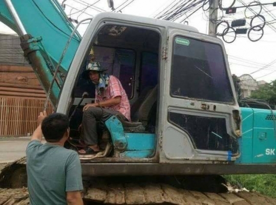 KOBELCO sk 220-3 เครื่องดี ปั้มแรง ไฟฟ้าตัด เอวดี ช่วงล่างดี รถพร้อมใช้ รถอยู่ มหาชัย