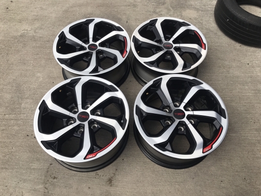 แม็กป้ายแดง TOYOTA REVO TRD ขอบ 17