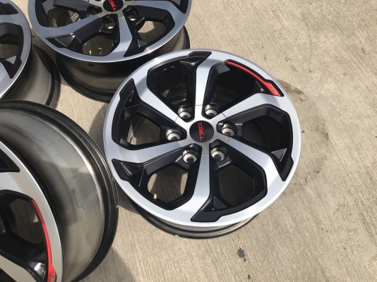 แม็กป้ายแดง TOYOTA REVO TRD ขอบ 17