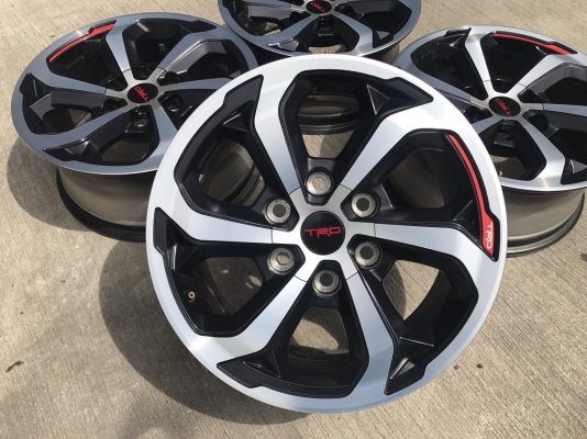 แม็กป้ายแดง TOYOTA REVO TRD ขอบ 17