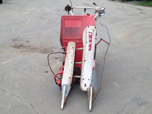ขายรถเกี่ยวข้าว มัดคอรวง ยี่ห้อ YANMAR รุ่น 2 ล้อ ทำงานง่าย คล่องตัว ขายรถเกี่ยวข้าว มัดคอรวง ยี่ห้อ YANMAR รุ่น 2 ล้อ ทำงานง่าย คล่องตัว