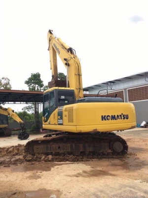 ขายด่วน 1,385,000 บาท KOMATSU PC 200-7 ชั่วโมงงาน 11,5xx ช.ม.รถสวยสุดยอดเร็ว ทำงานไม่โหลด เครื่องดี ปั้มแรง โช่หนา เอวแน่น ไฟฟ้าครบ (เอกสารเล่มทะเบียน)  รถอยู่ จ.ขอนแก่น โทร&amp;ไอดีไลน์ 0610710295