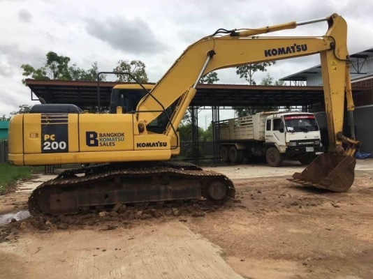 ขายด่วน 1,385,000 บาท KOMATSU PC 200-7 ชั่วโมงงาน 11,5xx ช.ม.รถสวยสุดยอดเร็ว ทำงานไม่โหลด เครื่องดี ปั้มแรง โช่หนา เอวแน่น ไฟฟ้าครบ (เอกสารเล่มทะเบียน)  รถอยู่ จ.ขอนแก่น โทร&amp;ไอดีไลน์ 0610710295