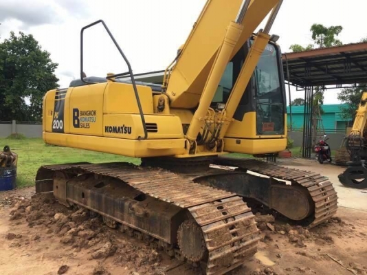 ขายด่วน 1,385,000 บาท KOMATSU PC 200-7 ชั่วโมงงาน 11,5xx ช.ม.รถสวยสุดยอดเร็ว ทำงานไม่โหลด เครื่องดี ปั้มแรง โช่หนา เอวแน่น ไฟฟ้าครบ (เอกสารเล่มทะเบียน)  รถอยู่ จ.ขอนแก่น โทร&amp;ไอดีไลน์ 0610710295
