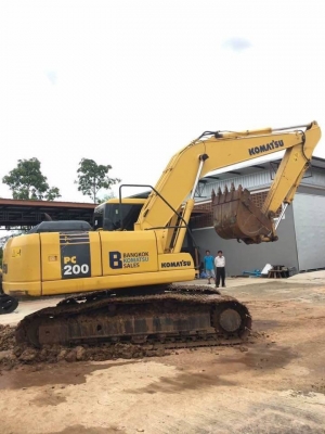 ขายด่วน 1,385,000 บาท KOMATSU PC 200-7 ชั่วโมงงาน 11,5xx ช.ม.รถสวยสุดยอดเร็ว ทำงานไม่โหลด เครื่องดี ปั้มแรง โช่หนา เอวแน่น ไฟฟ้าครบ (เอกสารเล่มทะเบียน)  รถอยู่ จ.ขอนแก่น โทร&amp;ไอดีไลน์ 0610710295