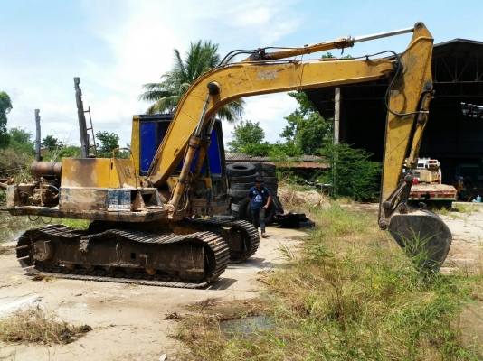 ขาย 275,000 บาท KOMATSU PC 100-3 เครื่องดี ปั้มแรง โซ่ใหม่ เอวแน่นเอกสารชื้อขาย  รถอยู่ จ.สุรินทร์ โทร 093-3376797 อ๊อฟ 101 ไอดีไลน์ ja5657