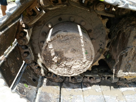ขาย 275,000 บาท KOMATSU PC 100-3 เครื่องดี ปั้มแรง โซ่ใหม่ เอวแน่นเอกสารชื้อขาย  รถอยู่ จ.สุรินทร์ โทร 093-3376797 อ๊อฟ 101 ไอดีไลน์ ja5657