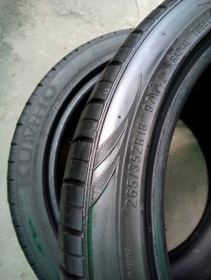 265/35R18 KUMHO ECSTA LE sport ปี14 มี 2 เส้น tel. 081-427-3941 265/35R18 KUMHO ECSTA LE sport ปี14 มี 2 เส้น tel. 081-427-3941
