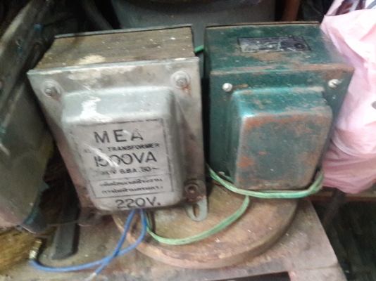 ขาย !! หม้อแปลง110-220v.ขนาด15และ10แอมป์2ตัว