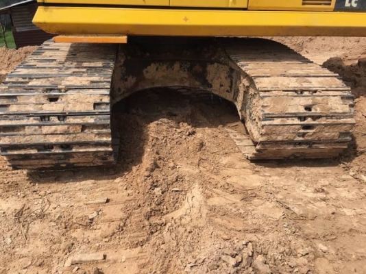ขาย 1,485,000 บาท KOMATSU PC160-8 ทำงาน 9,077 ชม .  เครื่องดี ปั้มแรง โช่หนา เอวแน่น ไฟฟ้าครบ เอกสารเอินวอยท์   รถอยู่ จ.ร้อยเอ็ด โทร&amp;ไอดีไลน์ 0610710295