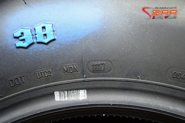 MICKEY THOMPSON DEEGAN 38 AT 265/70R16 เส้นละ 7,500 บาท
