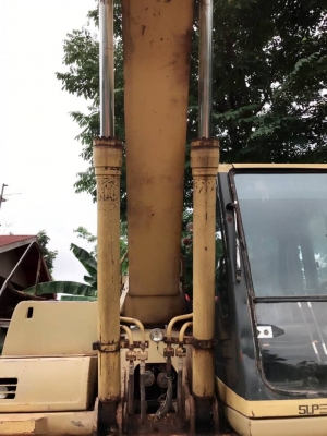 ขาย 665,000 บาท KOMATSU PC200-6 เครื่อง คามินท์ โช่หนา เอวแน่น ไฟฟ้าครบ แอร์เย็น เอกสารเล่มทะเบียนภาษีไม่ขาด  รถอยู่ จ.สกลนคร โทร&amp;ไอดีไลน์ 0610710295