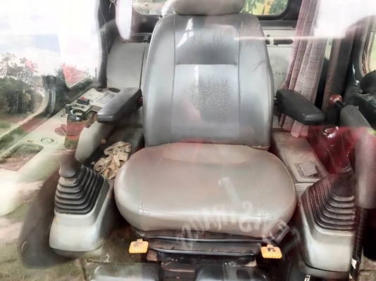 ขาย 665,000 บาท KOMATSU PC200-6 เครื่อง คามินท์ โช่หนา เอวแน่น ไฟฟ้าครบ แอร์เย็น เอกสารเล่มทะเบียนภาษีไม่ขาด  รถอยู่ จ.สกลนคร โทร&amp;ไอดีไลน์ 0610710295