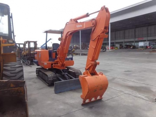 ขาย ยี่ห้อ : KUBOTA  แบบ : KX-033 (ขนาดPc35)  ราคา  290,000 บาท (ต่อรองได้คะ) รถเก่านอกแท้ 100\% มีเอกสารใบอินวอย รถไม่เคยใช่งานในไทย100\% สนใจติดต่อ : 099-907-9273 กิ๊ฟ กมลชนก