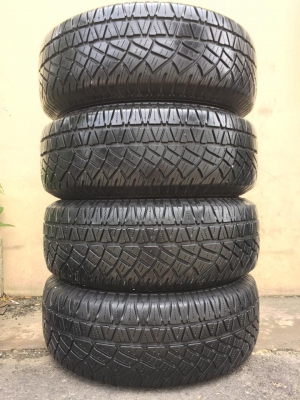 ขายยาง MICHELIN LATITUDE CROSS 255-70-15 ปี13 ดอกเต็ม สภาพสวย ไม่มีปะ ไม่มีตำหนิ (ไซด์หายาก) ชุดละ 6,500 บาท