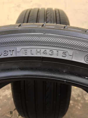 ขายยาง YOKOHAMA dB V551 (MADE IN JAPAN) 245-40-19 ปลายปี15 สดมาก ดอกหนาจัด ไม่มีตำหนิ ไม่มีปะ คู่ละ 5,500 บาท