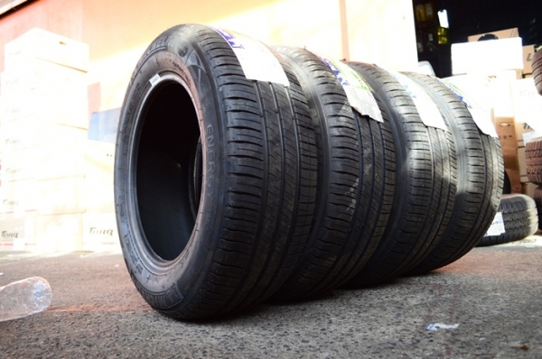 MICHELIN XM2 215/60R16 เส้นละ 3,500 บาท MICHELIN XM2 215/60R16 เส้นละ 3,500 บาท
