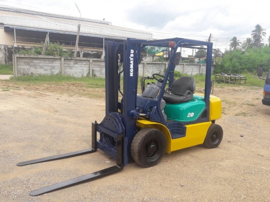 ขายรถยก KOMATSU  FG20-14 เครื่องเบนซิน เกียร์ธรรมดา งานหมุนได้ 360 องศา เสาสูง 3 เมตร ยกได้ 2 ตัน  ติดต่อ 098-7962549