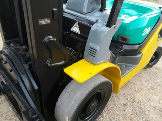 ขายรถยก KOMATSU  FG20-14 เครื่องเบนซิน เกียร์ธรรมดา งานหมุนได้ 360 องศา เสาสูง 3 เมตร ยกได้ 2 ตัน  ติดต่อ 098-7962549
