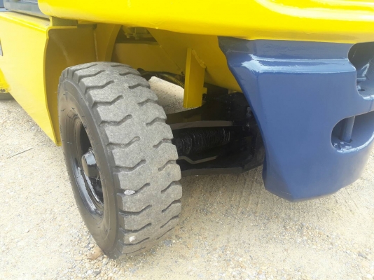 ขายรถยก KOMATSU  FG20-14 เครื่องเบนซิน เกียร์ธรรมดา งานหมุนได้ 360 องศา เสาสูง 3 เมตร ยกได้ 2 ตัน  ติดต่อ 098-7962549
