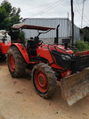 ขายรถไถm7040 อุปกรณ์ใบดันกับผานหก รถปี53 เล่มพร้อม