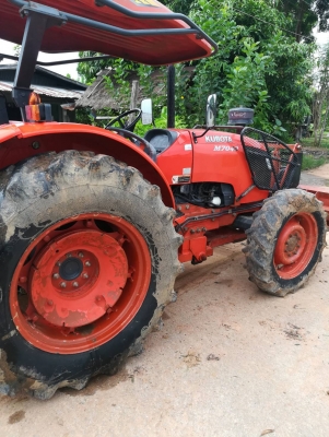 ขายรถไถm7040 อุปกรณ์ใบดันกับผานหก รถปี53 เล่มพร้อม