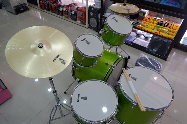โปรโมชั่น-กลองชุด ตัวใหญ่ Overdrive สีเขียวอ่อน ขอบเคลือบโครเมี่ยม ของใหม่ ครบชุด พร้อมเก้าอี้นั่ง ไม้ เล่นได้เลย