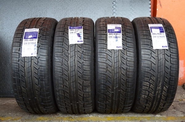 BFGOODRICH ADVANTAGE T/A 205/45R17 เส้นละ 2,500 บาท