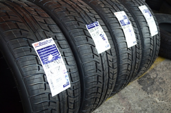 BFGOODRICH ADVANTAGE T/A 205/45R17 เส้นละ 2,500 บาท BFGOODRICH ADVANTAGE T/A 205/45R17 เส้นละ 2,500 บาท