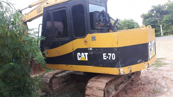 ขายด่วนครับรถแบคโฮCAT E70เอกสารอินวอยเครื่องแห้งปั้มดีทำงานเร็วดีมากครับสภาพพร้อมใช้โซ่หนาเอวแน่นบูมอามดีขาย399000ครับสนใจเอาจริงๆต่อรองหน้างานครับผม