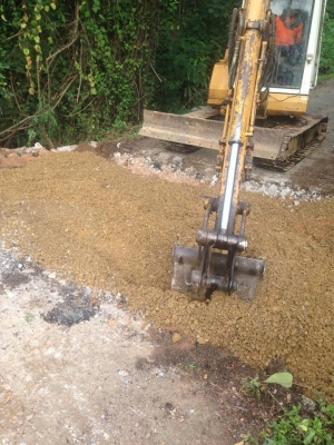 ต้องการขายรถขุด KOMATSU PC 40 - รุ่น 6  รถพร้อมใช้งาน