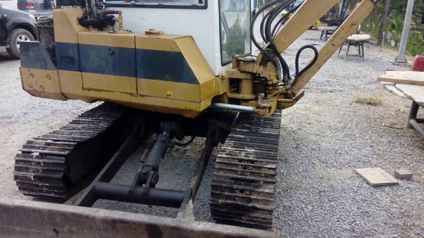 ต้องการขายรถขุด KOMATSU PC 40 - รุ่น 6  รถพร้อมใช้งาน